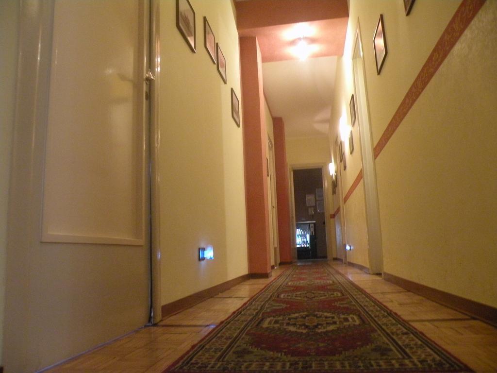 Hostel Josef ปาแลร์โม ภายนอก รูปภาพ