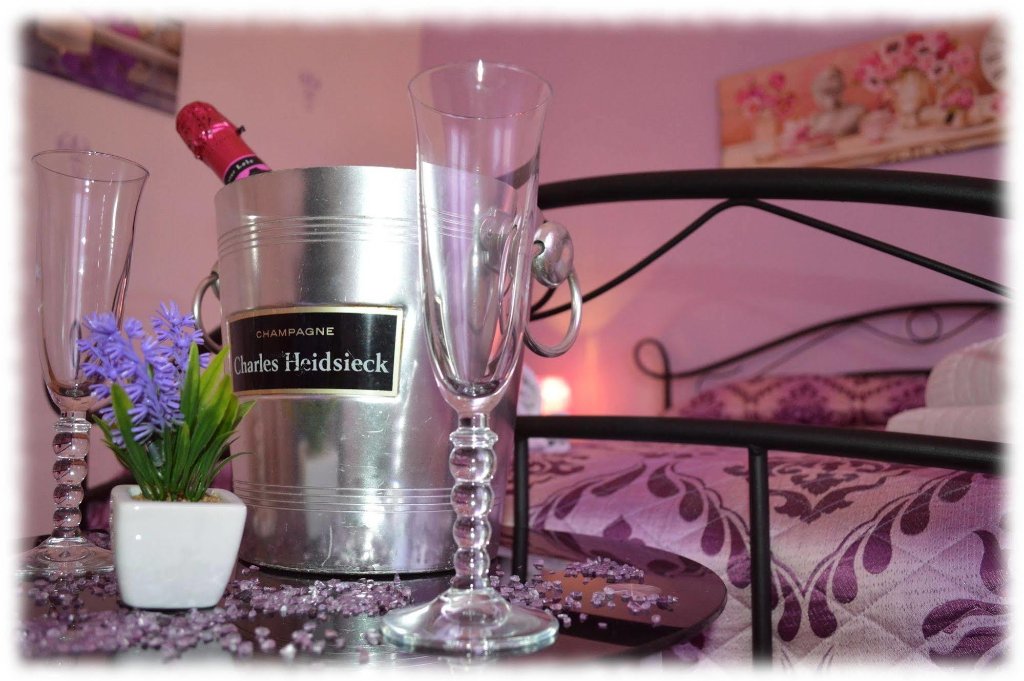 Hostel Josef ปาแลร์โม ภายนอก รูปภาพ