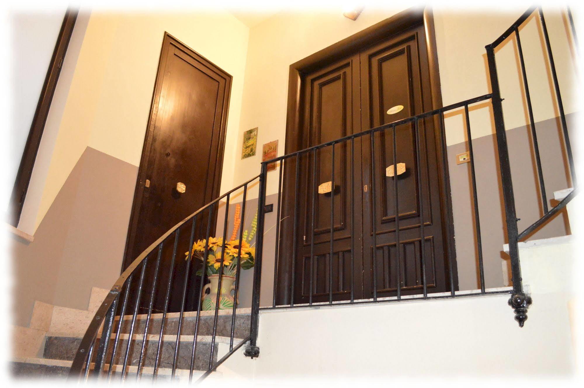 Hostel Josef ปาแลร์โม ภายนอก รูปภาพ
