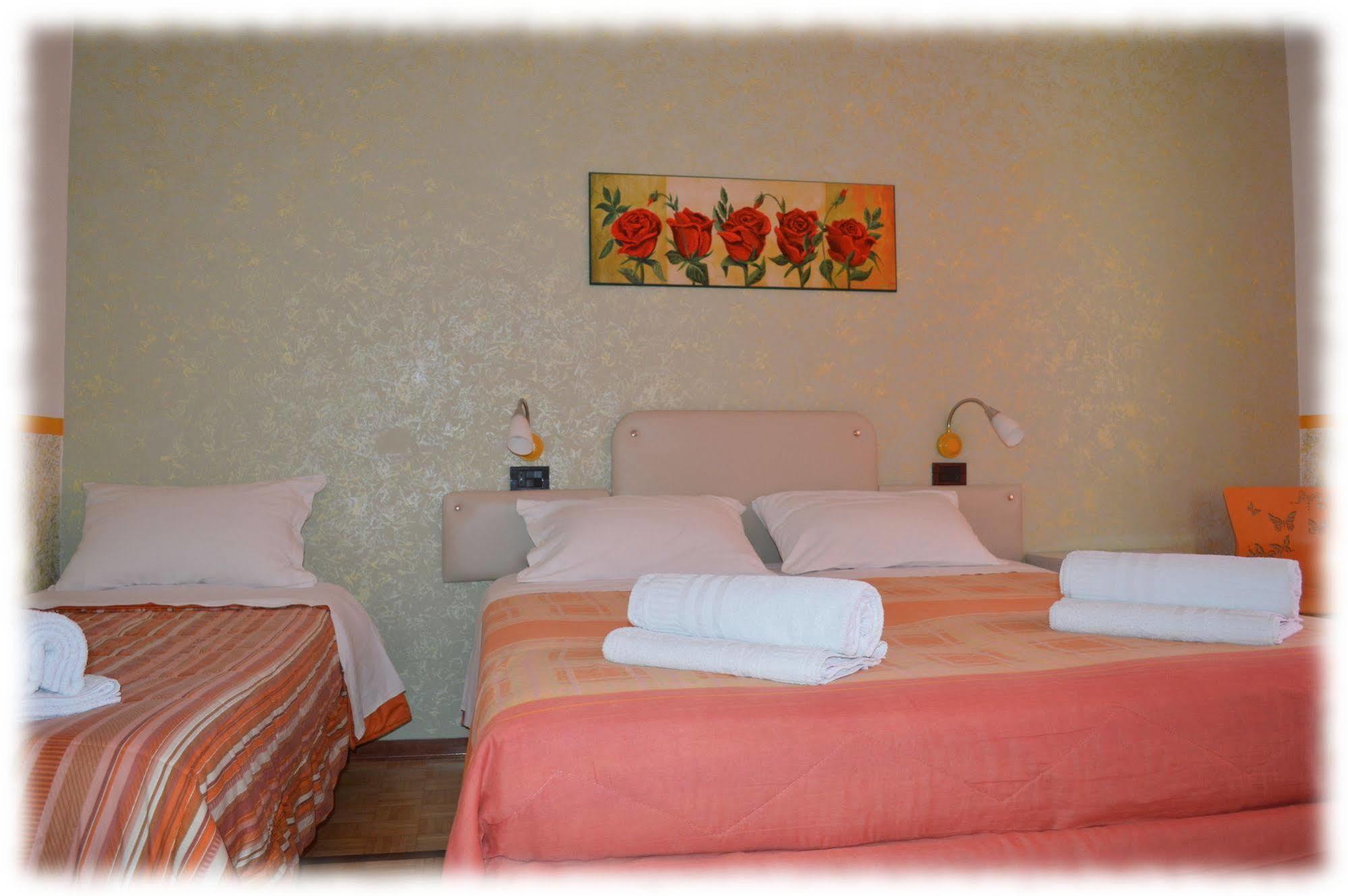 Hostel Josef ปาแลร์โม ภายนอก รูปภาพ